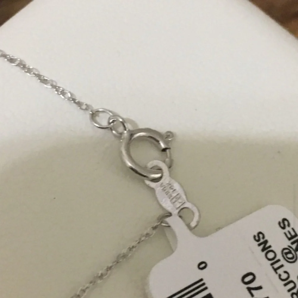 🆕 Macy’s Bridged Diamond 18” Necklace! 14K White Gold! 💥 - Picture 9 of 11